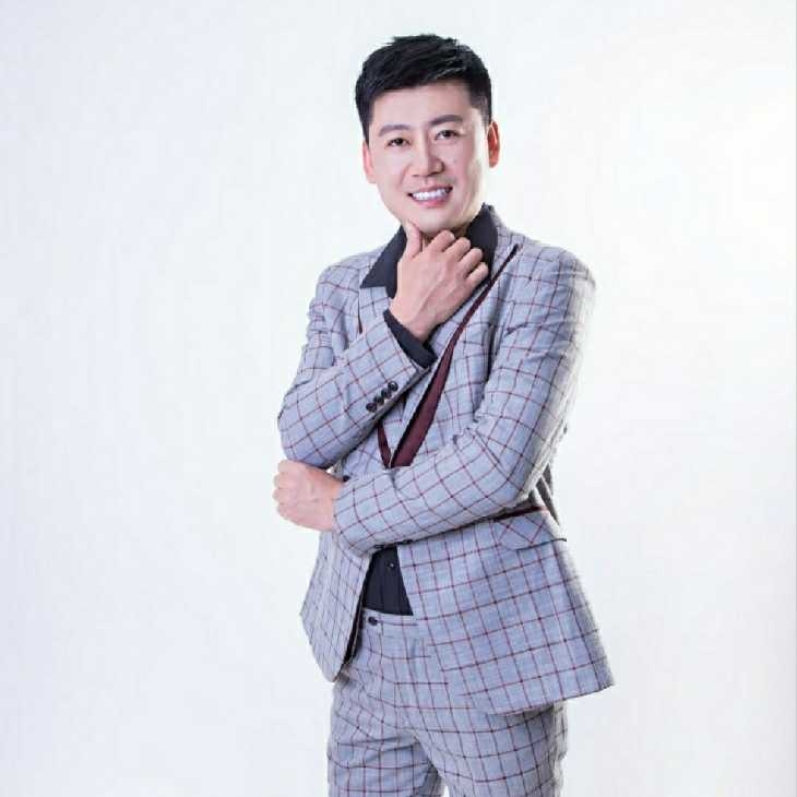 屋顶拾荒人的第一张照片--深圳认干亲服务网