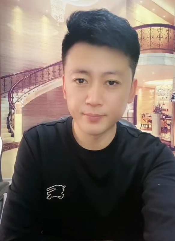 屋顶拾荒人的第三张照片--深圳认干亲服务网