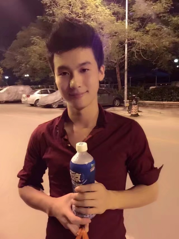 皮特王的第三张照片--深圳认干亲服务网